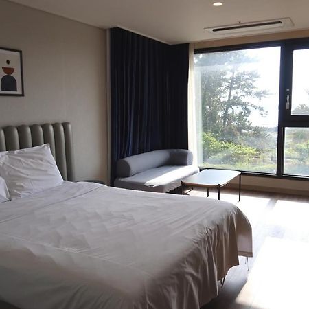 Hotel Seogwipean Сеогвипо Екстериор снимка