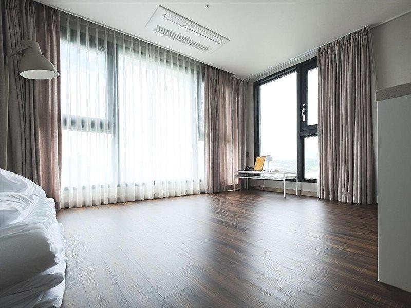 Hotel Seogwipean Сеогвипо Екстериор снимка
