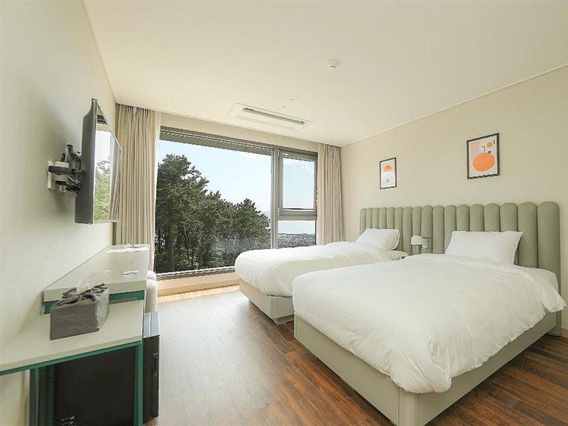 Hotel Seogwipean Сеогвипо Екстериор снимка