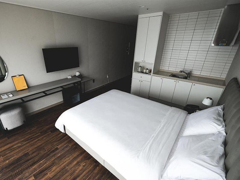 Hotel Seogwipean Сеогвипо Екстериор снимка