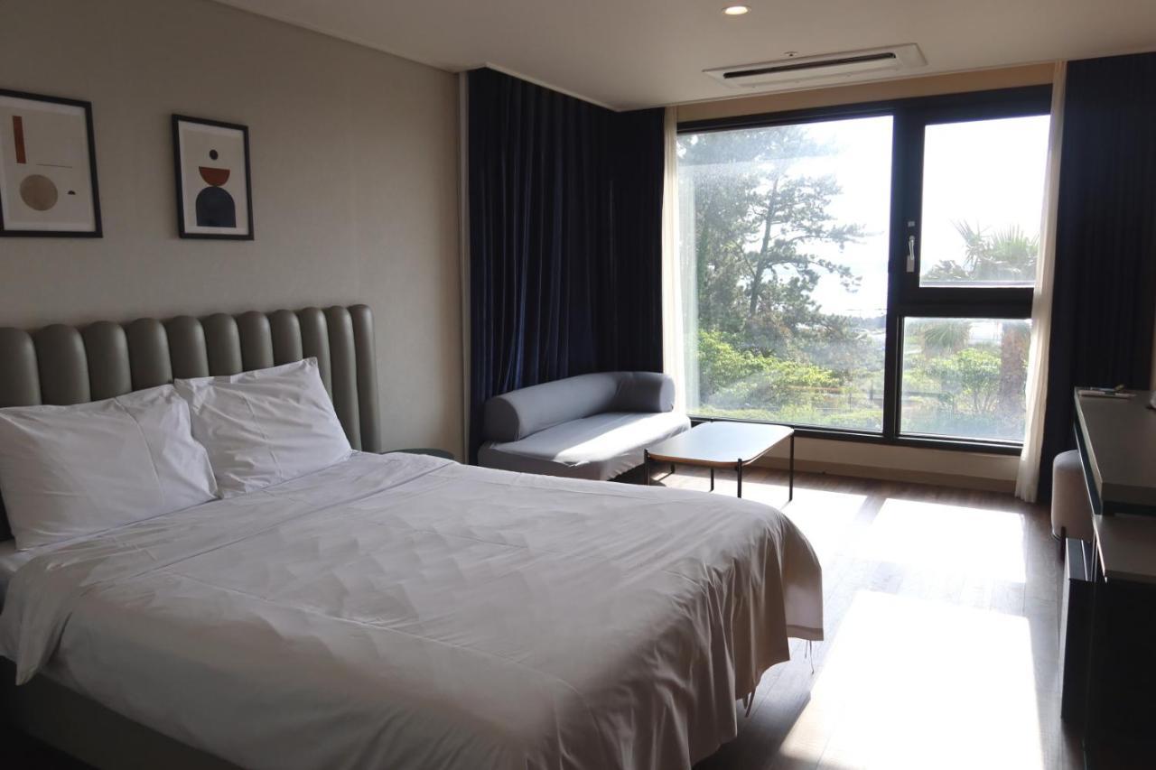 Hotel Seogwipean Сеогвипо Екстериор снимка