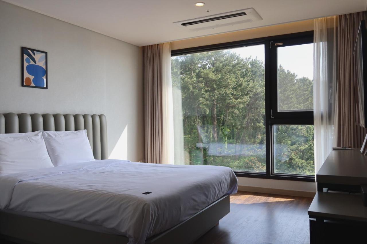 Hotel Seogwipean Сеогвипо Екстериор снимка