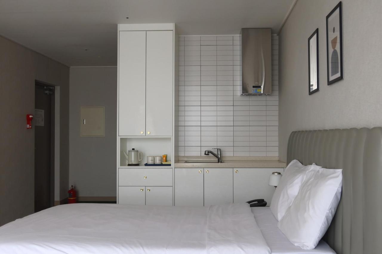 Hotel Seogwipean Сеогвипо Екстериор снимка