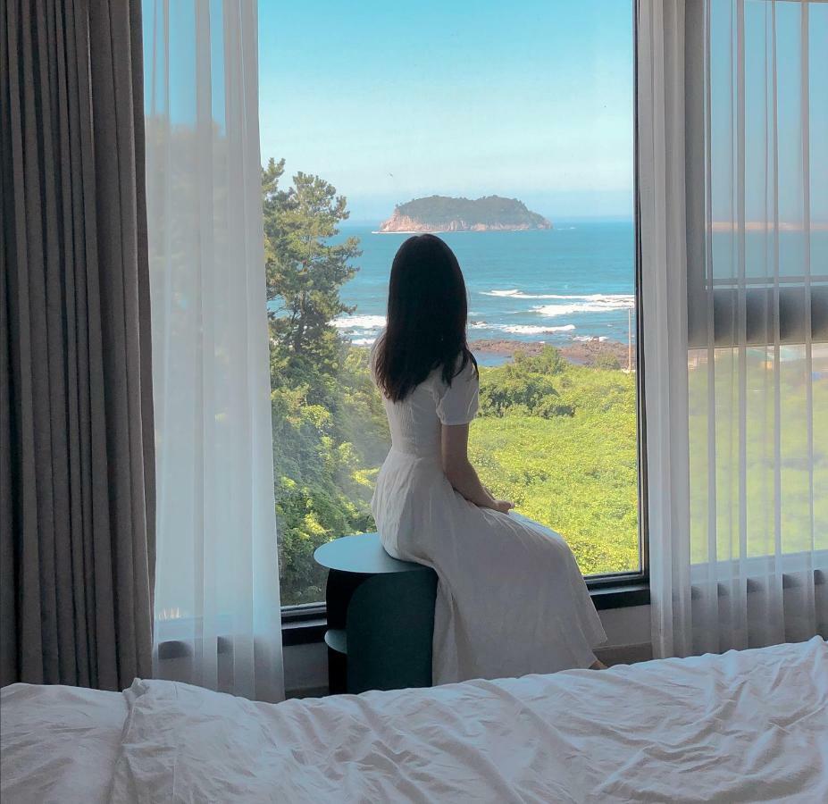 Hotel Seogwipean Сеогвипо Екстериор снимка
